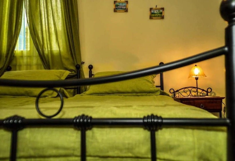 Mainades Maisonettes And Studios