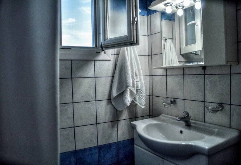 Mainades Maisonettes And Studios