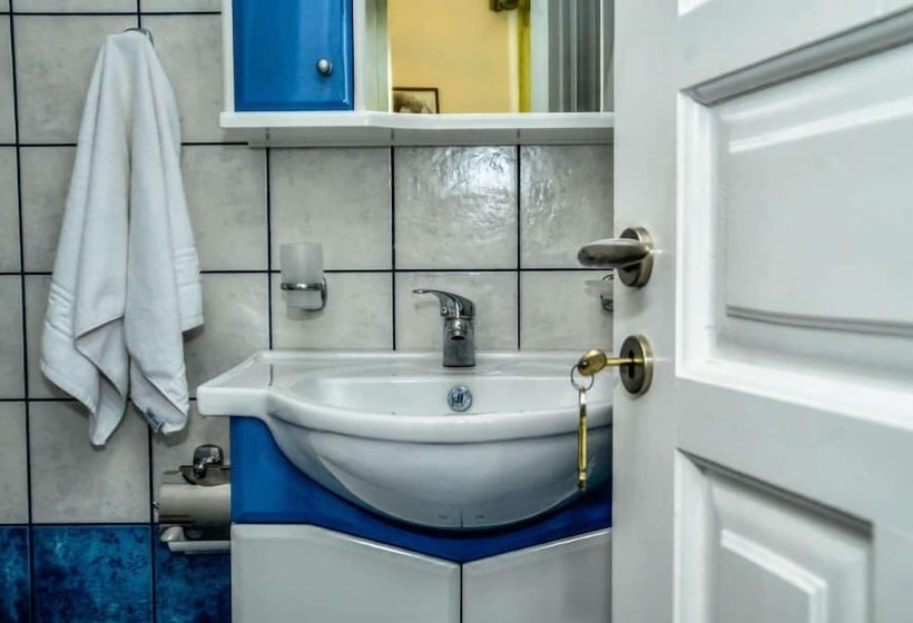 Mainades Maisonettes And Studios