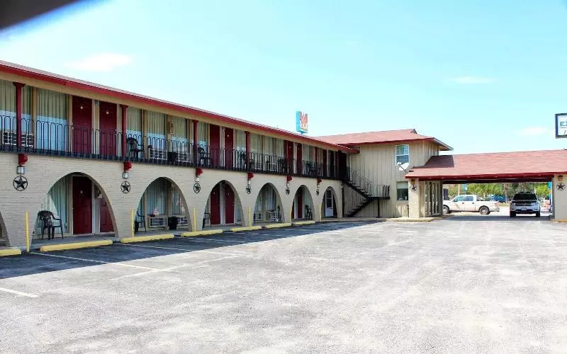 Motelli Executive Inn Goliad