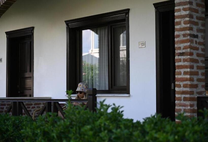 בית מלון כפרי Cunda Deniz