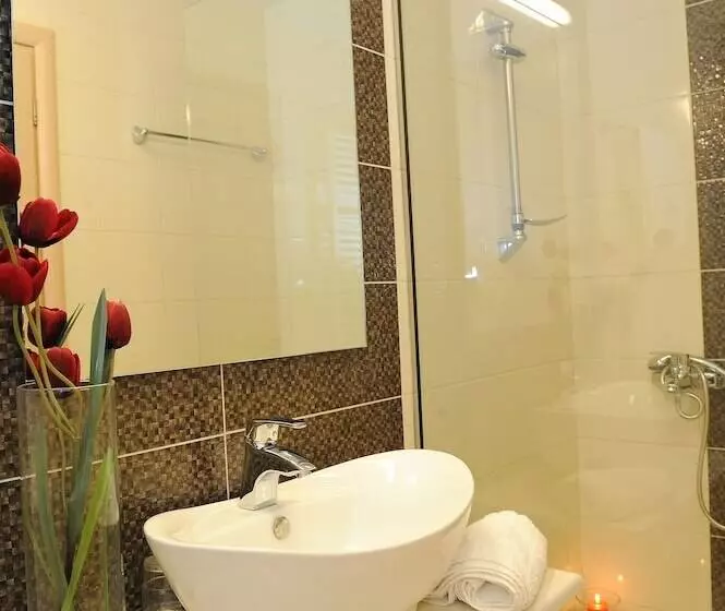 Palaiokastro Villas & Suites