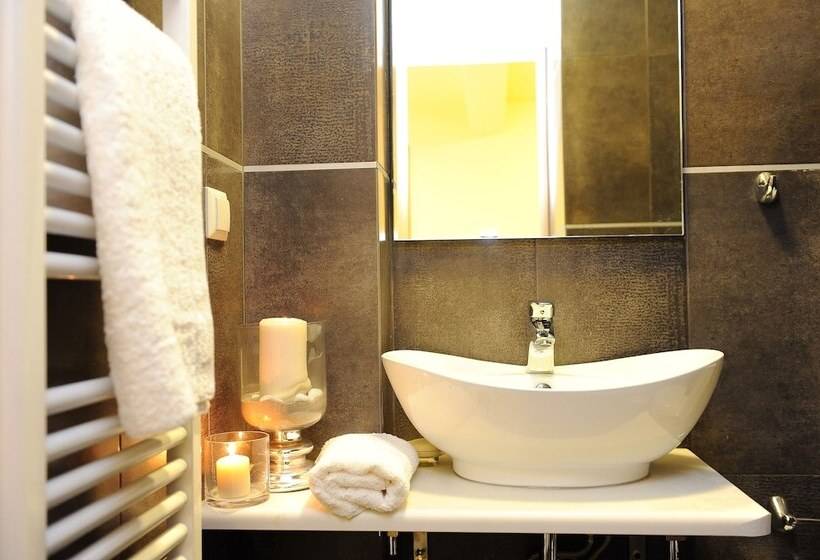 Palaiokastro Villas & Suites