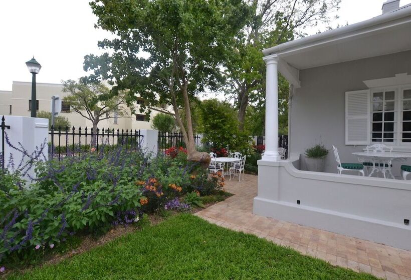 פנסיון Just Joey Lodge