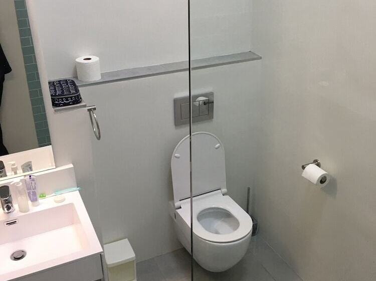 פנסיון Just Joey Lodge