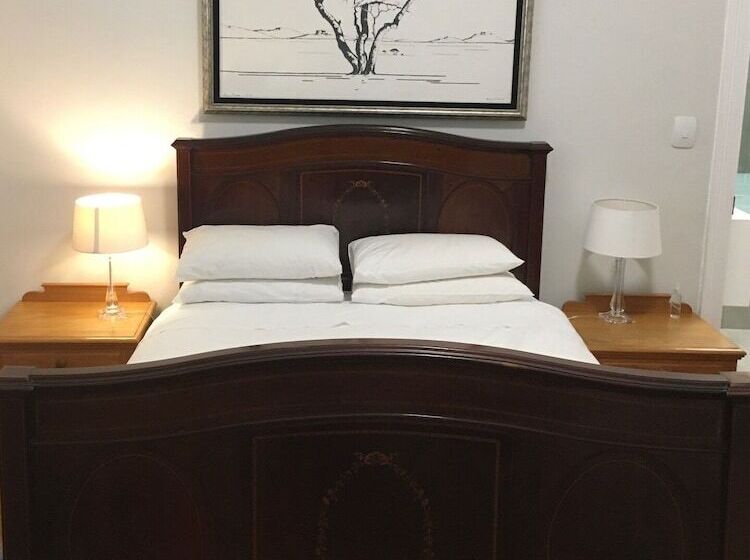 פנסיון Just Joey Lodge