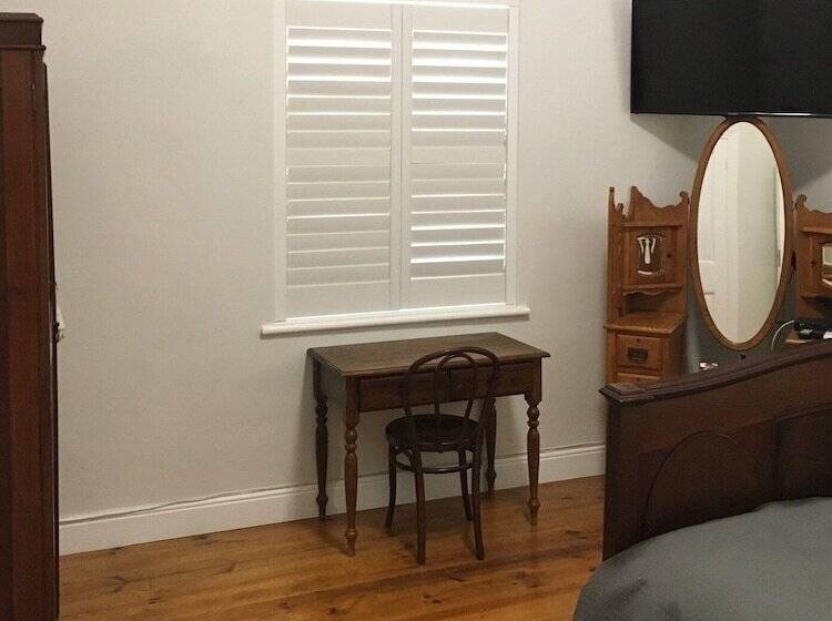 פנסיון Just Joey Lodge