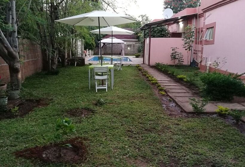 پانسیون Lepatino Bed & Breakfast