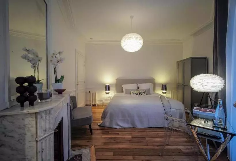 Relais12bis Bed & Breakfast By Eiffel Tower