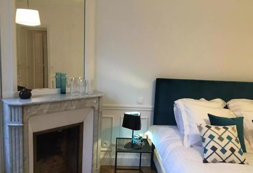 Relais12bis Bed & Breakfast By Eiffel Tower
