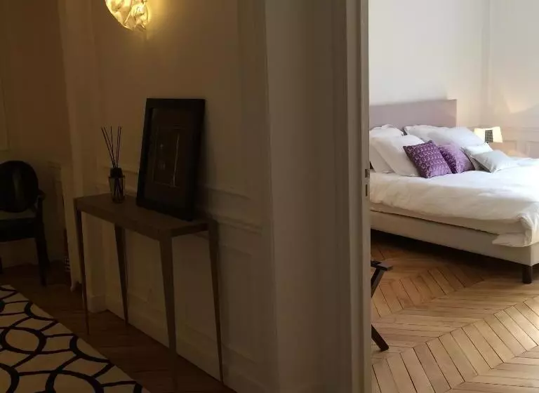 Relais12bis Bed & Breakfast By Eiffel Tower