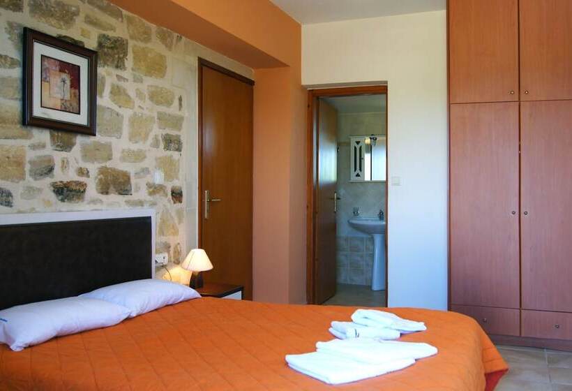 Stavromenos Villas   Private Pools & Seaview   500m From Beach