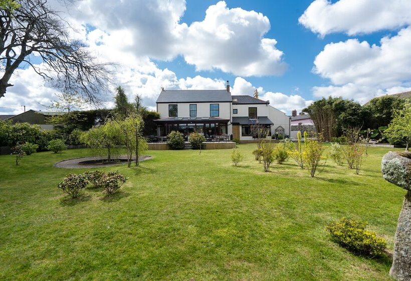 Bed and Breakfast The Cedars