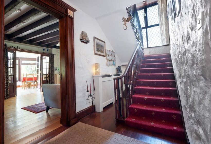 Bed and Breakfast The Cedars