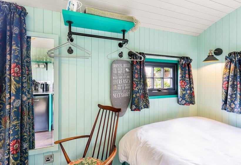 Bed and Breakfast The Cedars