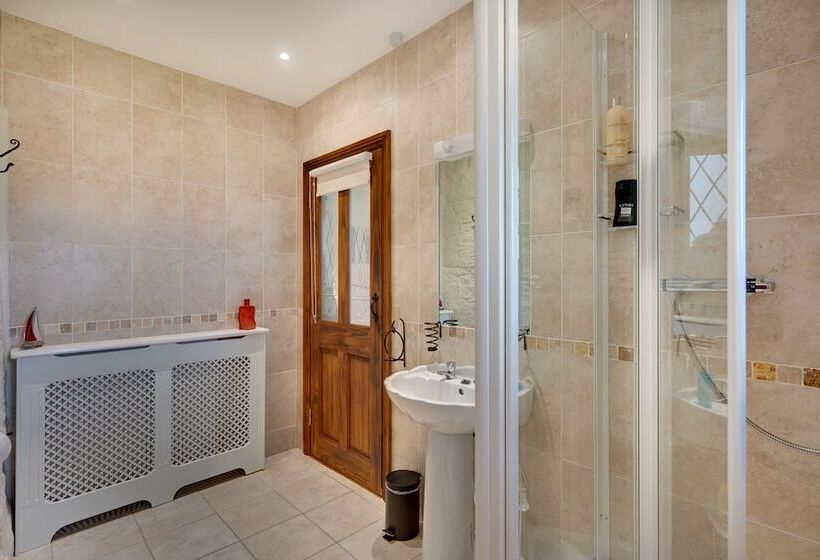 Bed and Breakfast The Cedars