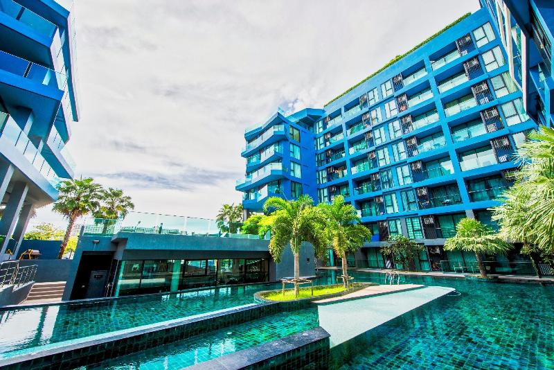 Acqua Condominium