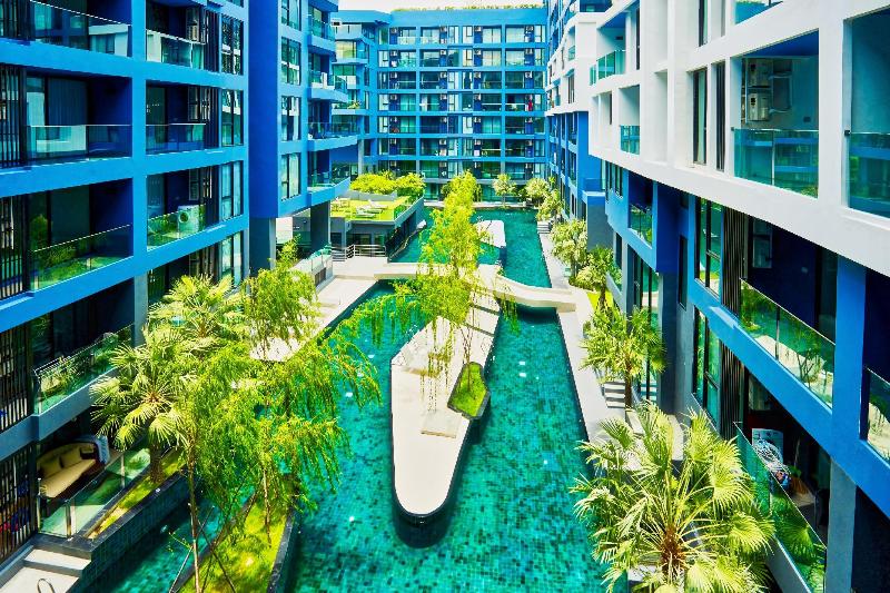 Acqua Condominium