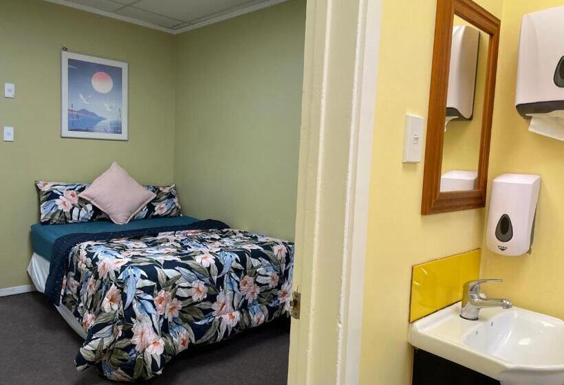 旅馆 Silverfern Backpackers