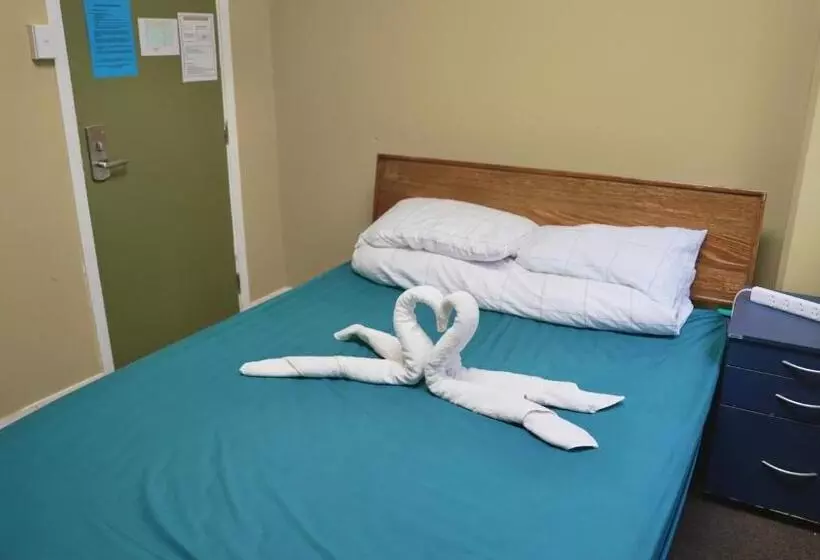 هاستل Silverfern Backpackers