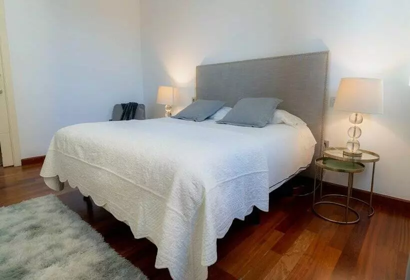Azz Sevilla Torre de La Plata Apartamentos