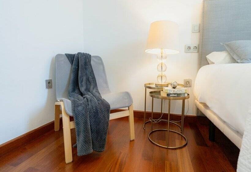 Azz Sevilla Torre de La Plata Apartamentos