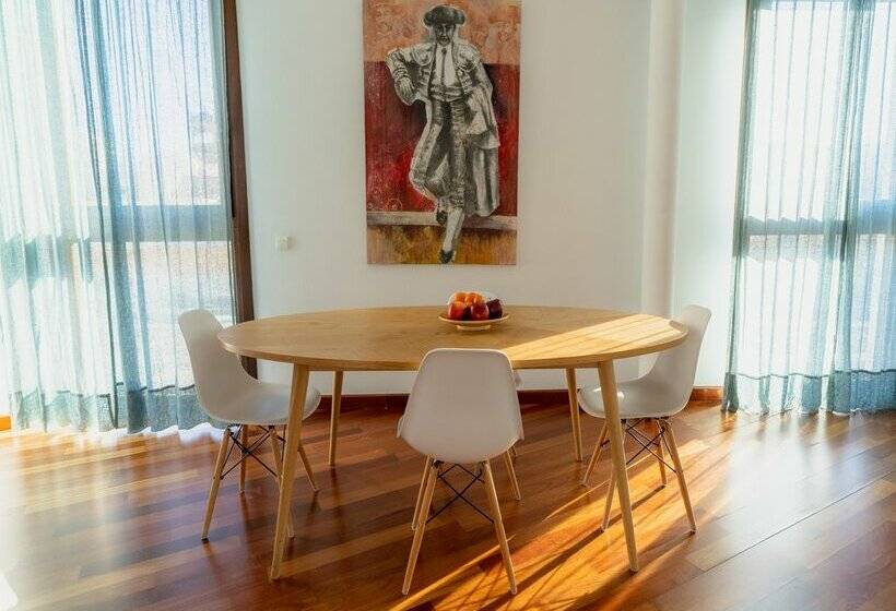 Azz Sevilla Torre de La Plata Apartamentos