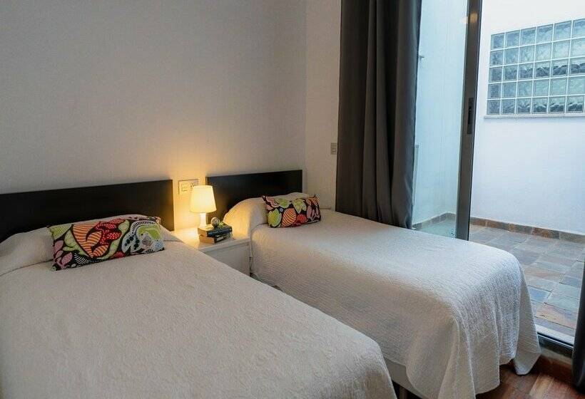 Azz Sevilla Torre de La Plata Apartamentos