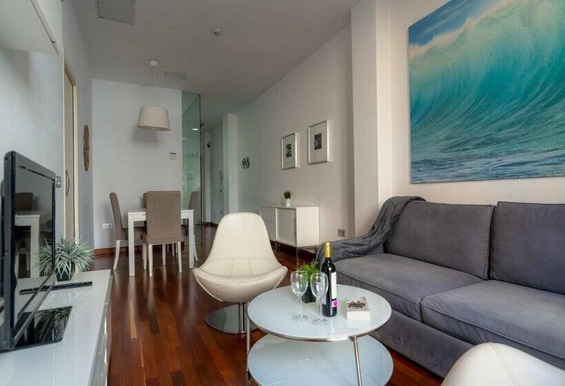 Azz Sevilla Torre de La Plata Apartamentos