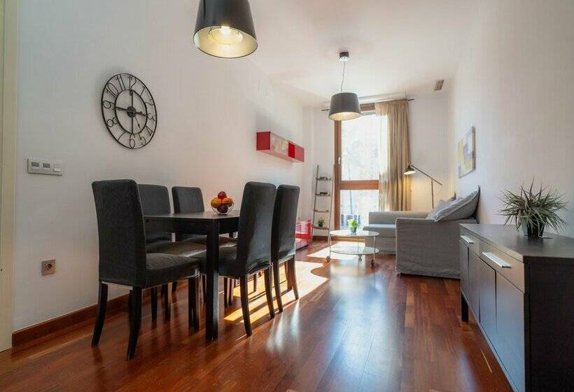 Azz Sevilla Torre de La Plata Apartamentos