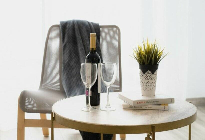 Azz Sevilla Torre de La Plata Apartamentos