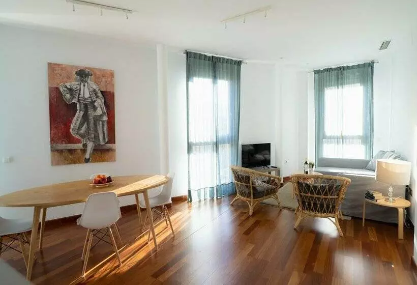 Azz Sevilla Torre de La Plata Apartamentos