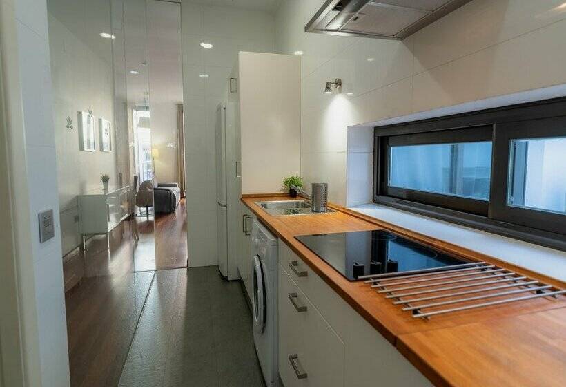 Azz Sevilla Torre de La Plata Apartamentos