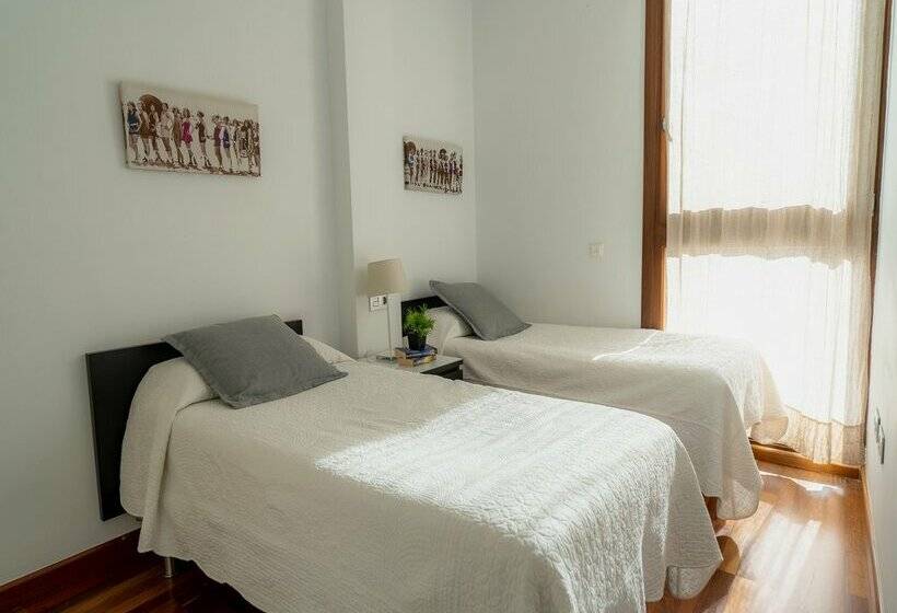 Azz Sevilla Torre de La Plata Apartamentos