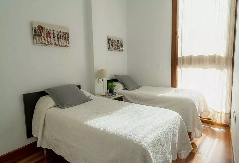 Azz Sevilla Torre de La Plata Apartamentos