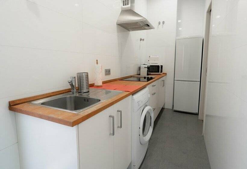 Azz Sevilla Torre de La Plata Apartamentos