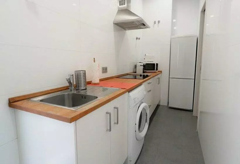 Azz Sevilla Torre de La Plata Apartamentos