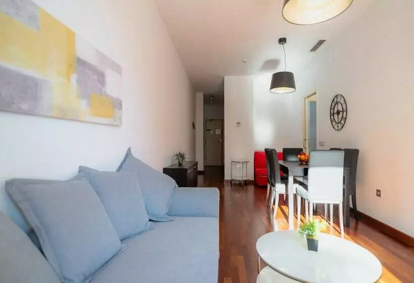 Azz Sevilla Torre de La Plata Apartamentos