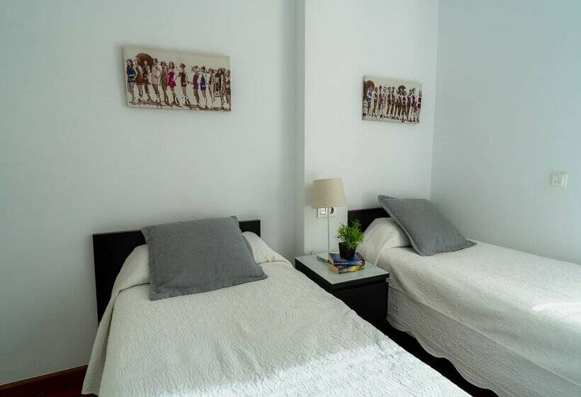 Azz Sevilla Torre de La Plata Apartamentos