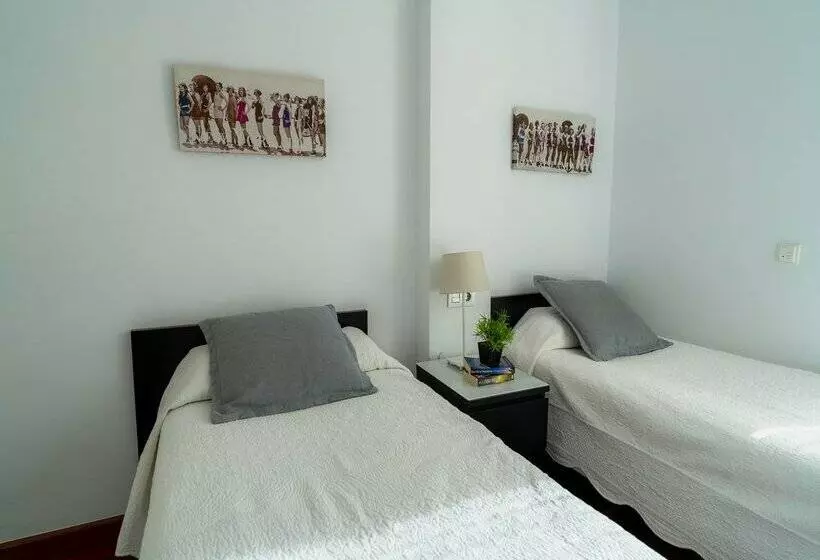 Azz Sevilla Torre de La Plata Apartamentos