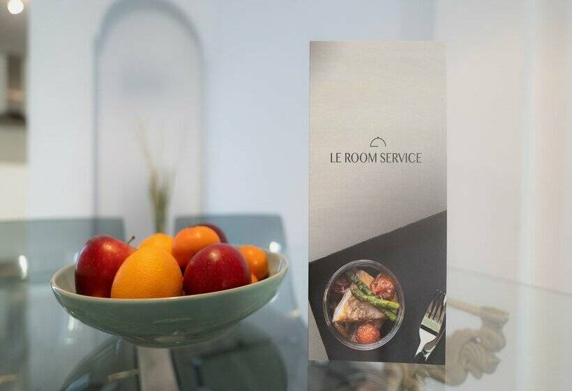 Azz Sevilla Torre de La Plata Apartamentos