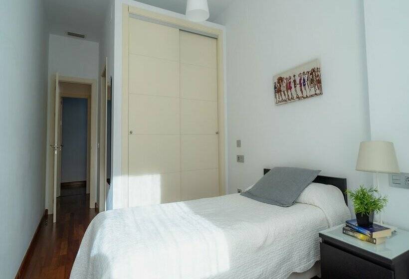 Azz Sevilla Torre de La Plata Apartamentos