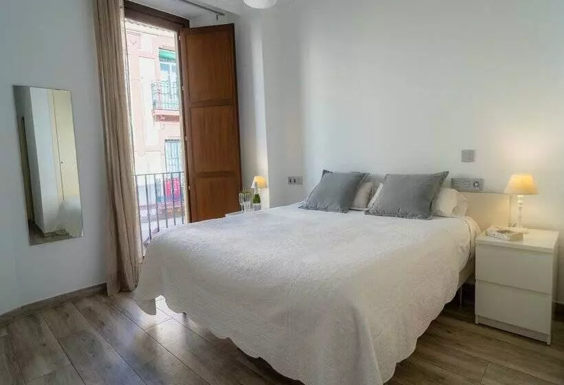 Azz Sevilla Torre de La Plata Apartamentos
