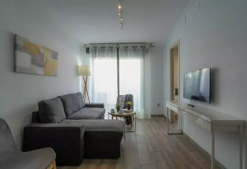 Azz Sevilla Torre de La Plata Apartamentos