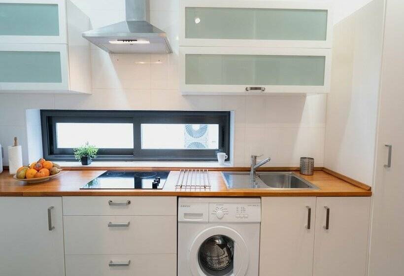 Azz Sevilla Torre de La Plata Apartamentos