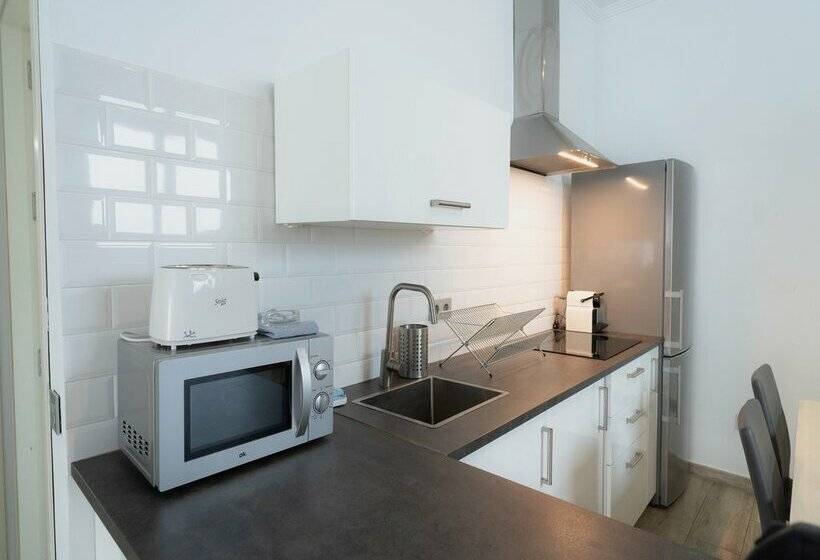 Azz Sevilla Torre de La Plata Apartamentos