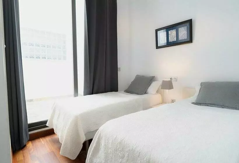 Azz Sevilla Torre de La Plata Apartamentos