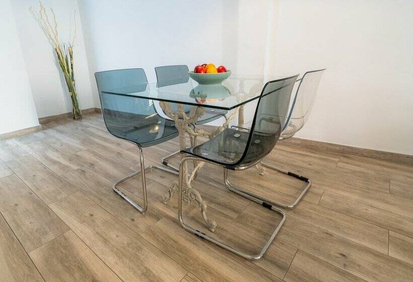 Azz Sevilla Torre de La Plata Apartamentos