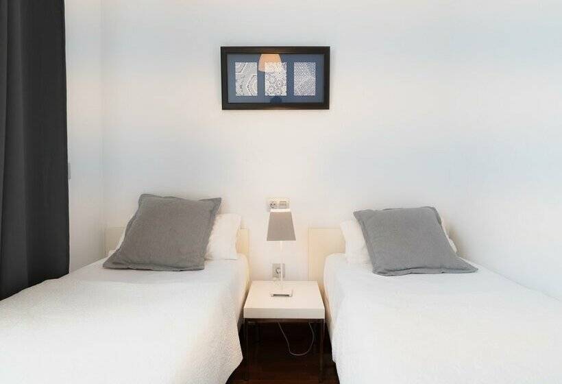 Azz Sevilla Torre de La Plata Apartamentos