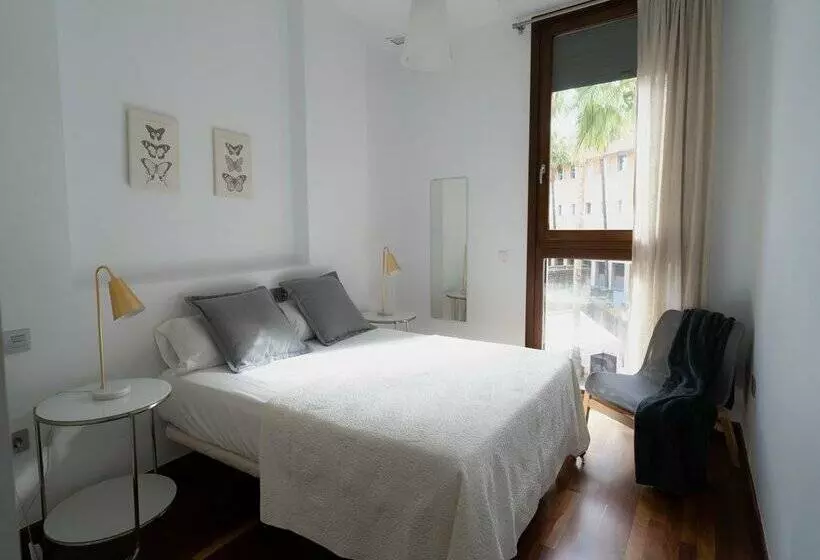 Azz Sevilla Torre de La Plata Apartamentos